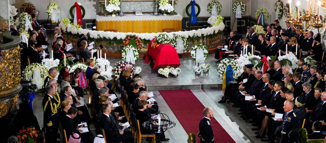 En imágenes: último adiós al rey Harald V de Noruega en la catedral de Oslo