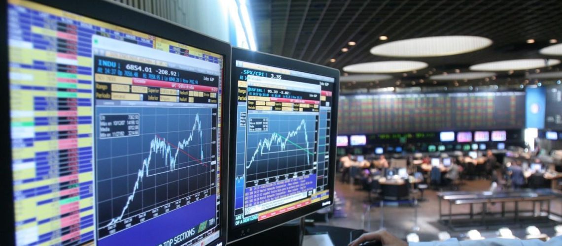 El riesgo país sigue arriba de los 500 puntos: por qué los bonos argentinos no lograron acoplarse al mejor clima global