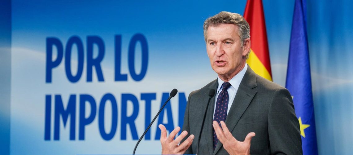 Feijóo promete que reformará el Código Civil para “ordenar la nacionalidad” y restringir la ley de nietos: “El pasaporte no se regala”