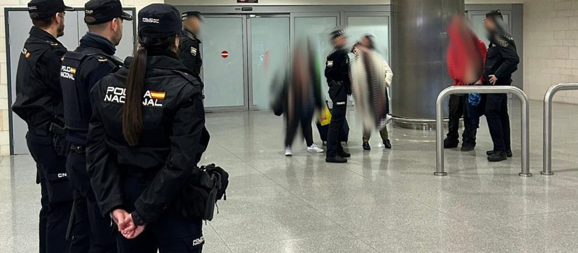 Detenido por robar dos coches del aparcamiento del aeropuerto de Palma