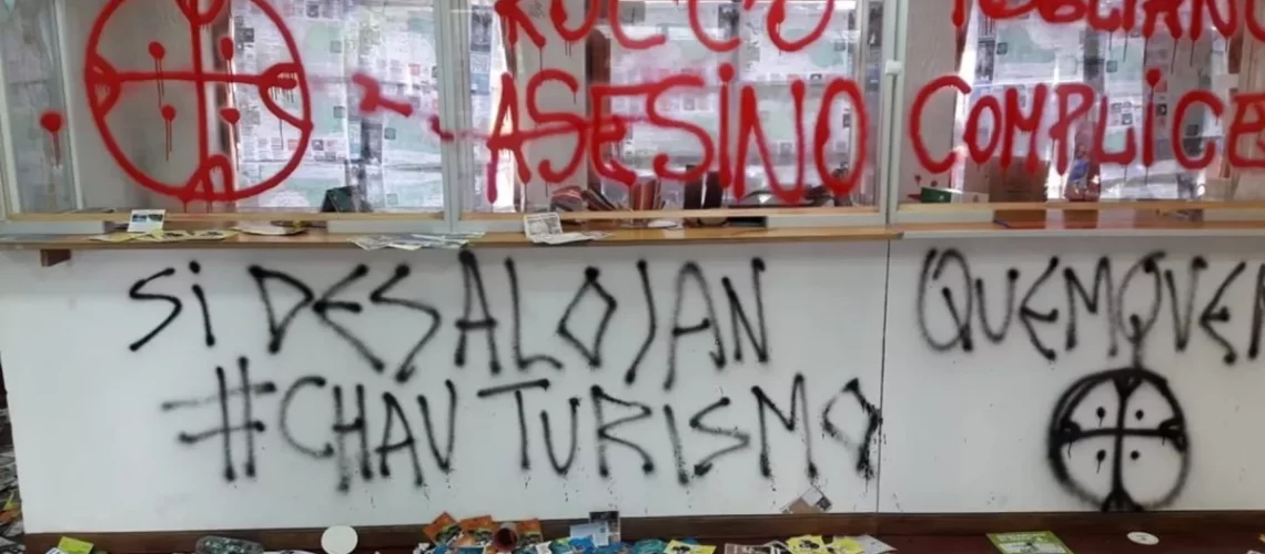 toma-y-destrozos-oficina-turismo-bolsonjpg